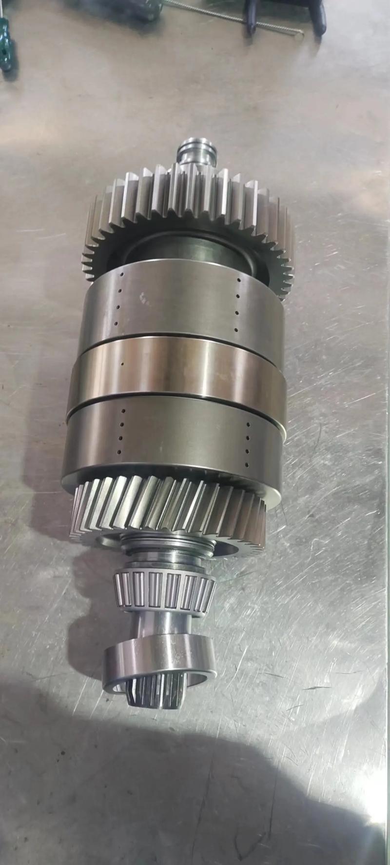 工程機(jī)械中的核心組件 原車(chē)變速箱總成及其維護(hù)要點(diǎn)